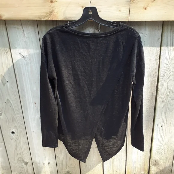 💥3/$25💥L/S Top with Open Back & Rhinestones -S - Picture 2 of 4